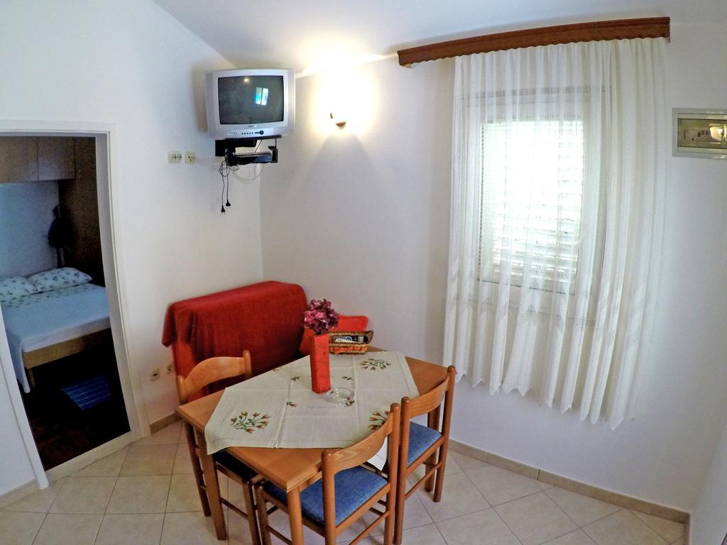 Apartments Ivic Bol Extérieur photo