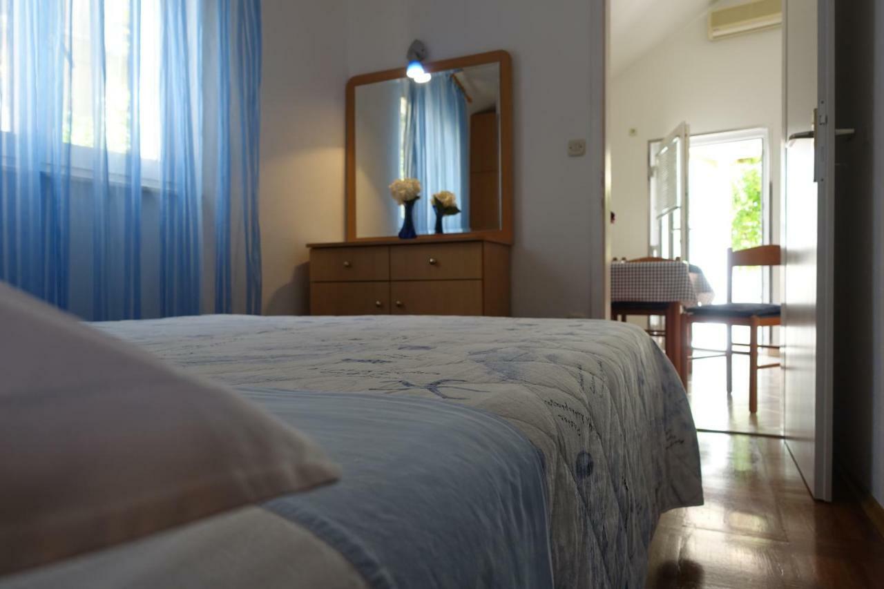 Apartments Ivic Bol Extérieur photo